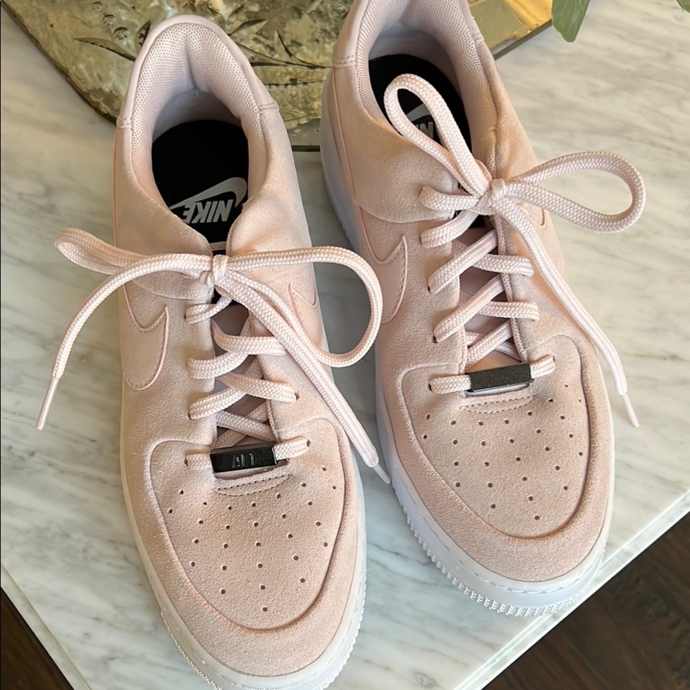 Nike AIR FORCE 1 AF1 Pink Suede Sneakers with White Laces - Picture 1 of 10